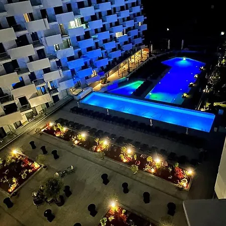 Lucas&carina Pool Infinity * Navodari